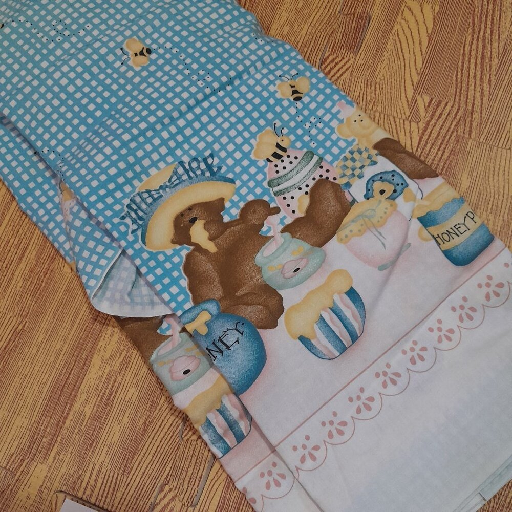 Simplicity Daisy Kingdom Dress Pattern 7496 and Bears & Bees Fabric Material - Picture 5 of 6